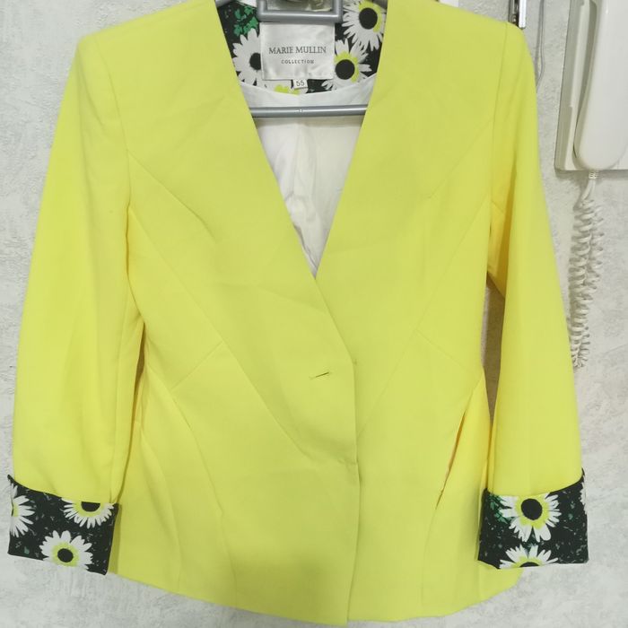 Кастюм продам пишите