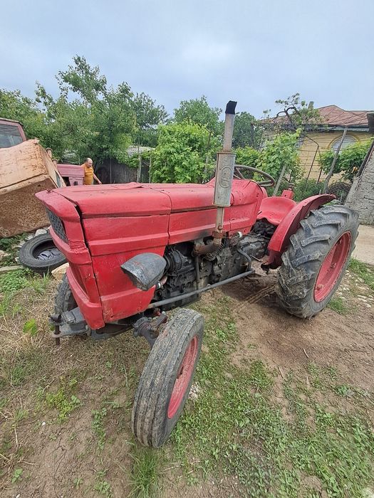 Vând Tractor U445