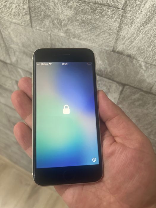 IPhone SE 3 2022 pentru recarosare