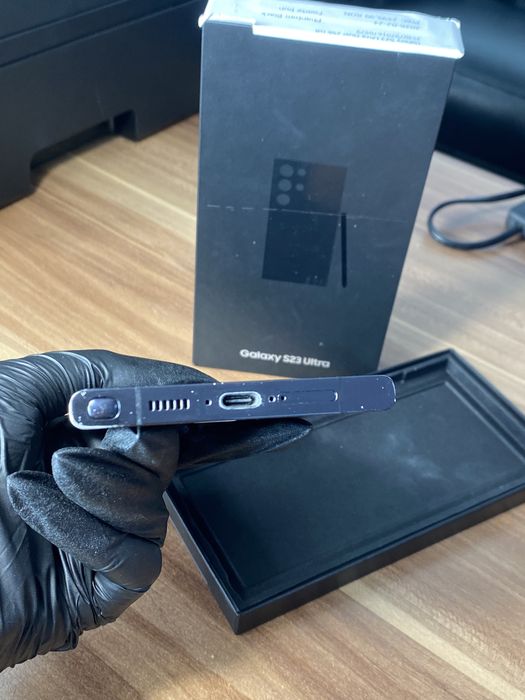 Samsung Galaxy s23 ultra • 256 GB • Phantom Black