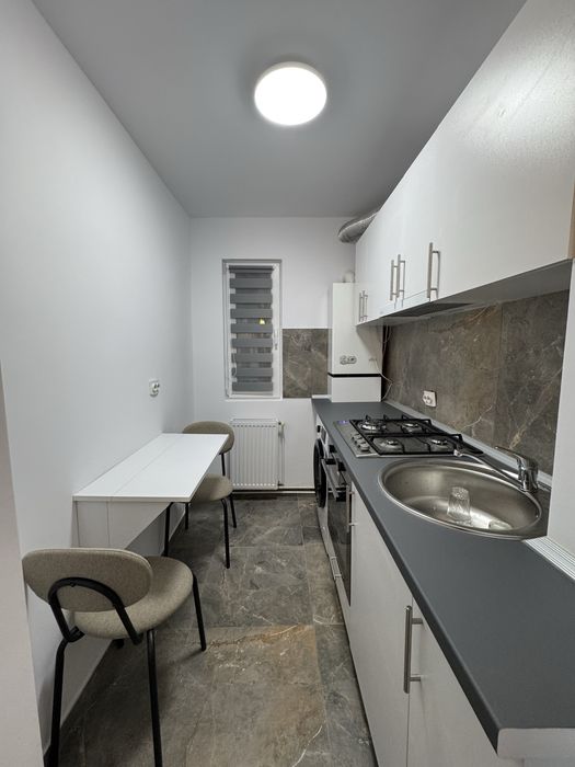 Inchiriez apartament zona centrala Valenii de Munte