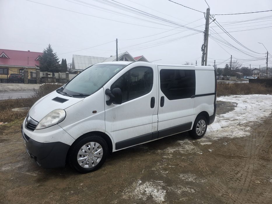 Opel Vivaro 2.0 euro 5 an 2011 cu volan pe dreapta