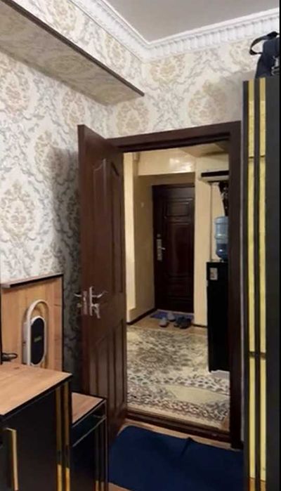 Яккасаройдан 3 хонали уй сотилади.