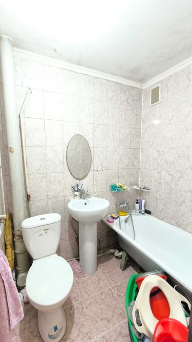 Продаётся 2-комнатная квартира на 1 этаже. ЖАНГЕЛДИНА-остановка АЙГУЛЬ