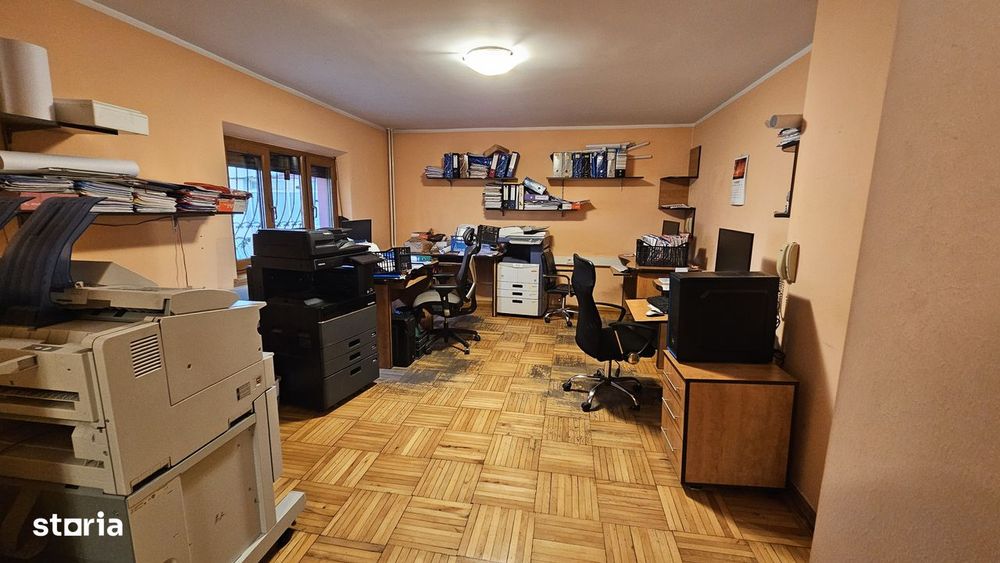 Spatiu de birou, 3 camere