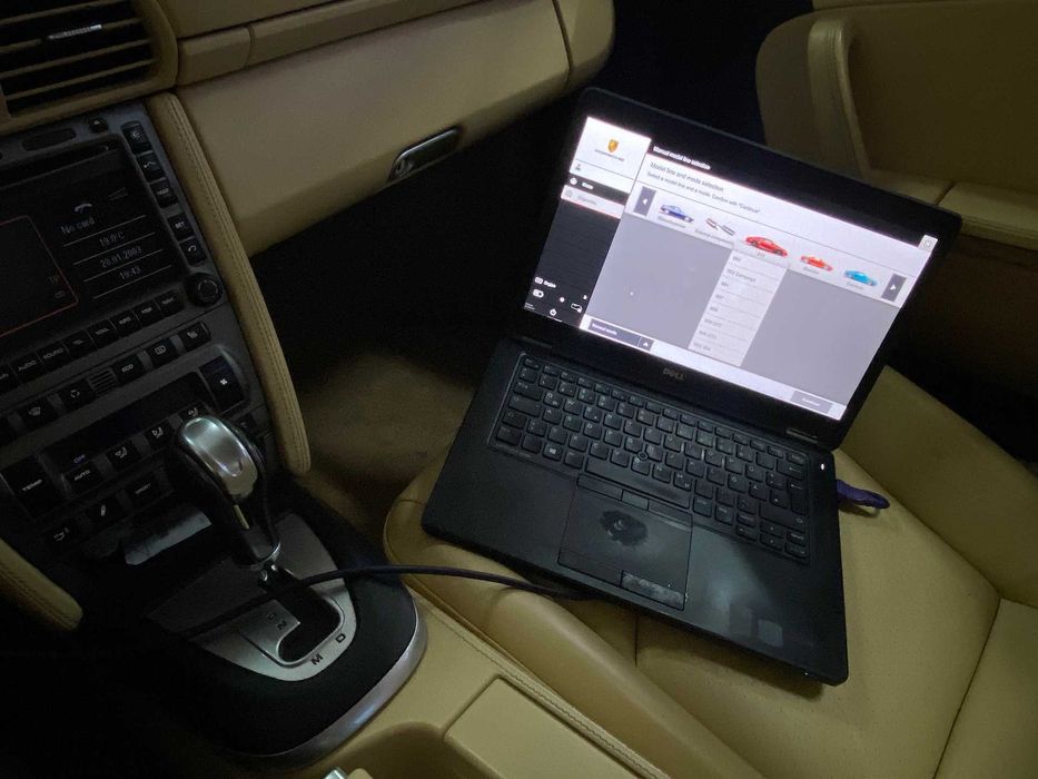 Диагностика, програмиране, кодиране и адаптация с PORSCHE PIWIS 3