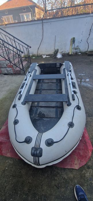 Лодка OMEGA лодка