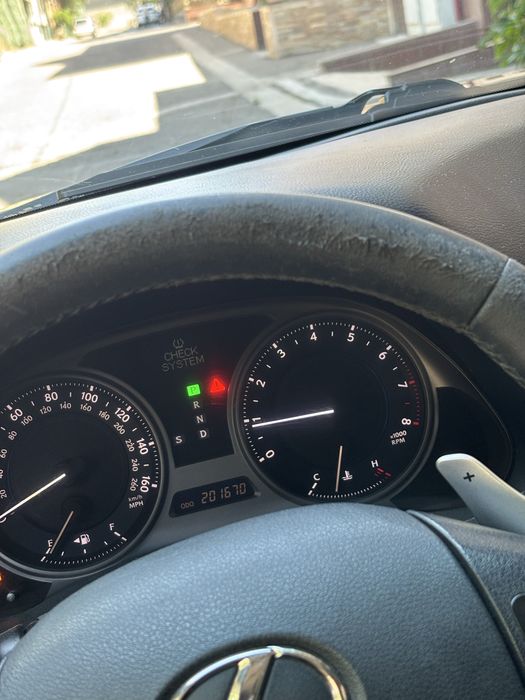 polniy privod lexus is 250 sotiladi