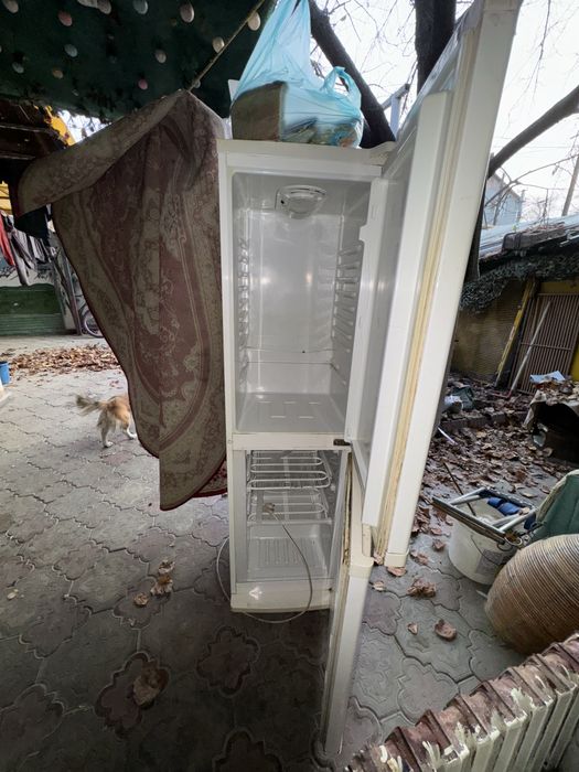 Холодильник продаем