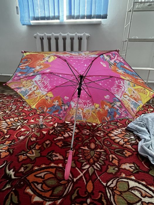 Продам детский зонтик винкс