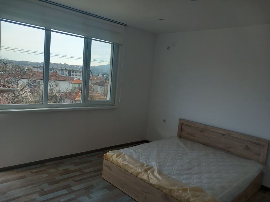 Продавам етаж от къща