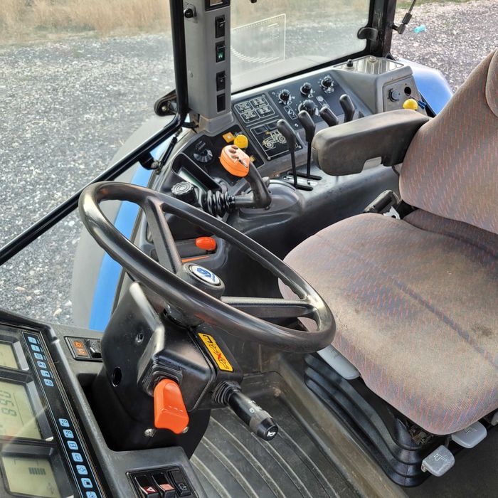 Tractor New Holland TM175