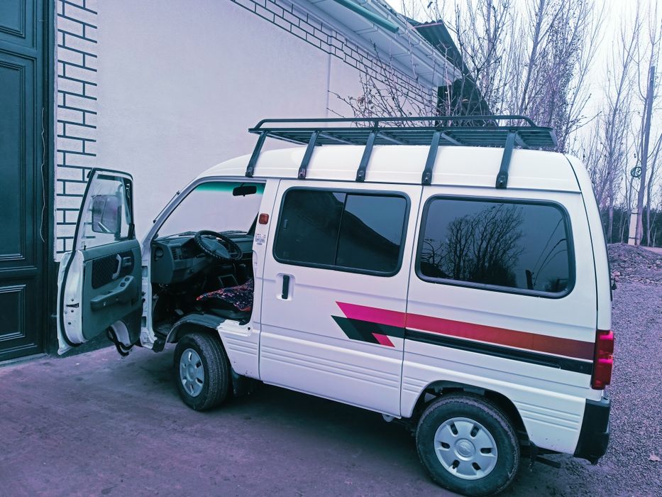 damas. 2014 yil.rangi oq