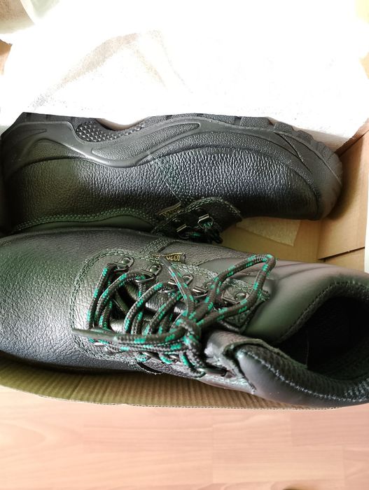 Работни обувки-нови