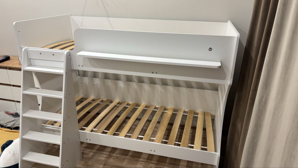 Кровать двухъярусная