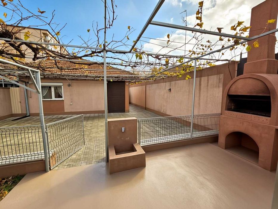 OVIDIU - Casa Cocheta Amplasata Central Langa Primarie- 125.000 Eur Comision 0!