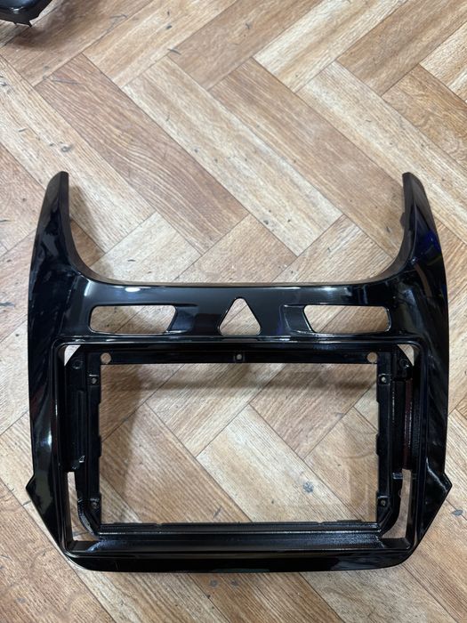 Cobilt tesla 9manitorga ramka