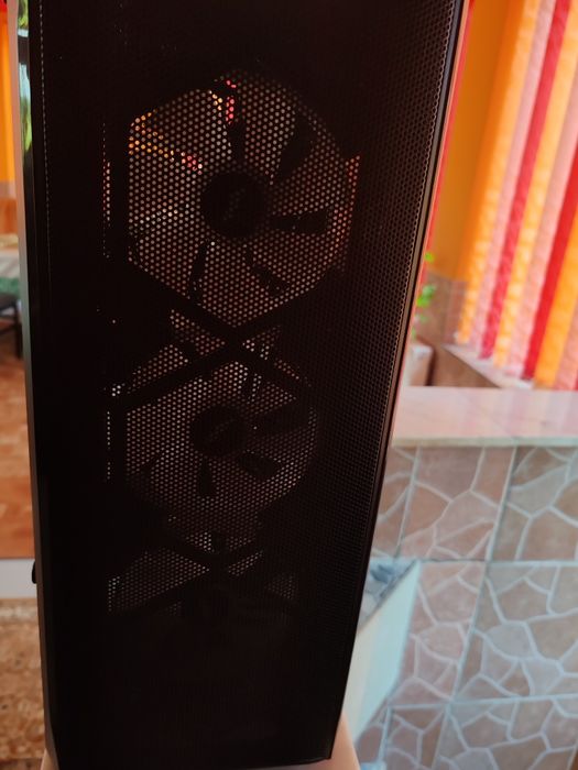 Vând unitate de gaming PC.
