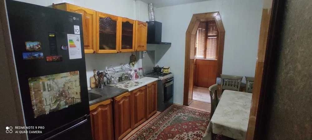 "Mirobod Oybek metro 4 xonali kvartira sotiladi 94m2 3/9 "