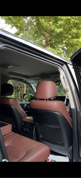 Toyota land cruiser 200