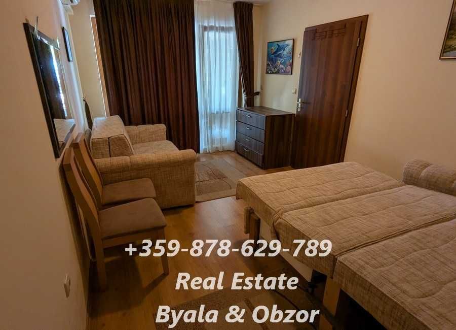 Просторен тристаен апартамент с голяма тераса