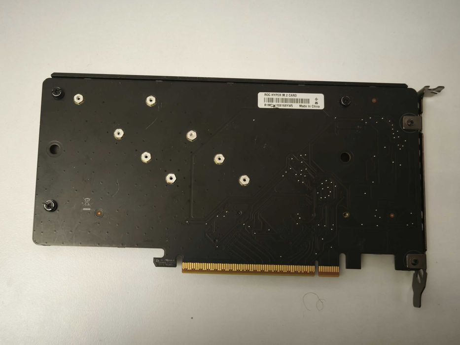 Adaptor rog hyper m.2 card  Adaptor ASRock Ultra Quad M.2 Card