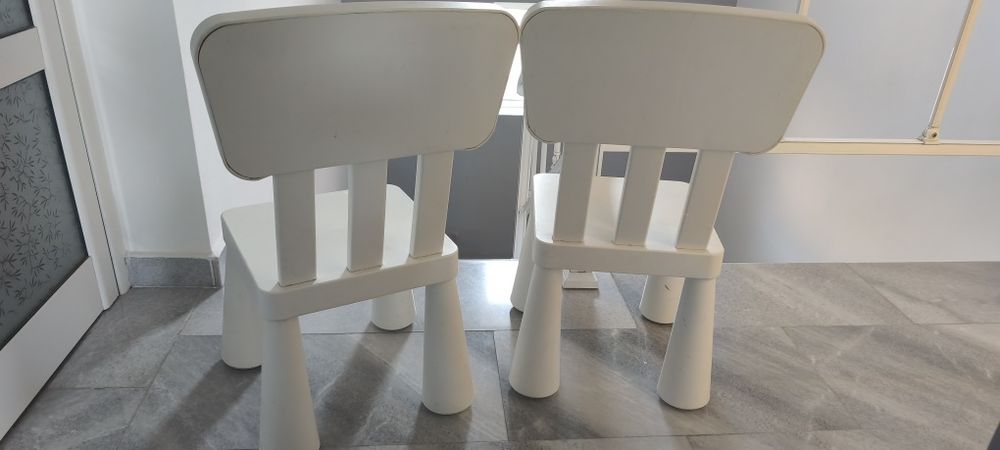 Детска пластмасова маса и столчета  Mammut Ikea
