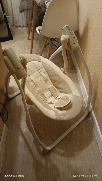 Детская качеля в хорошем состоянии!