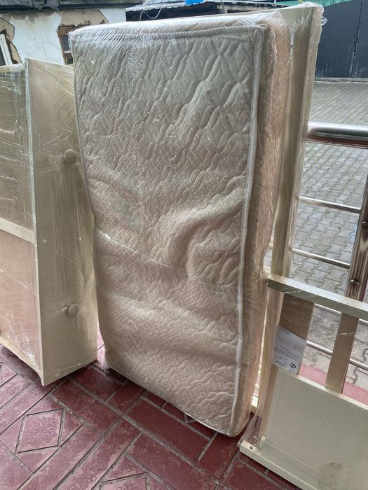 Продам манеж в хорошем состоянии