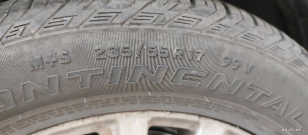 Всесезонни автомобилни гуми Continental и Michelin 235/55/17