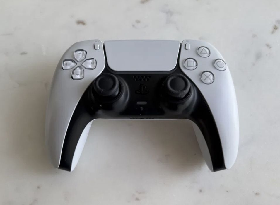 Play station 5 slim full box cu 2 controllare se ofera si jocuri