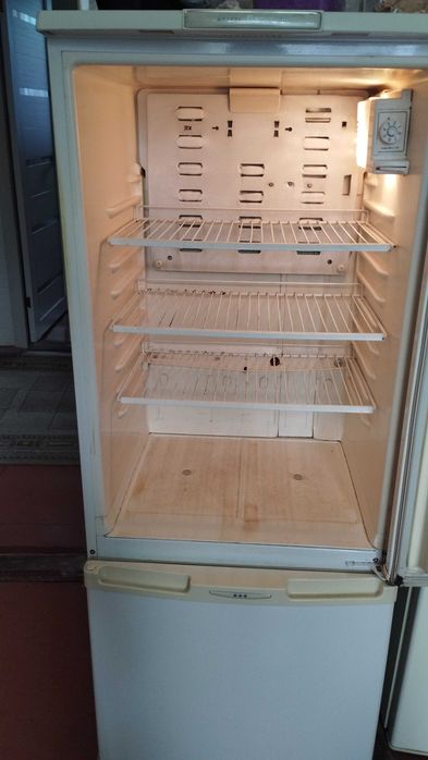 Продам холодильник б/у
