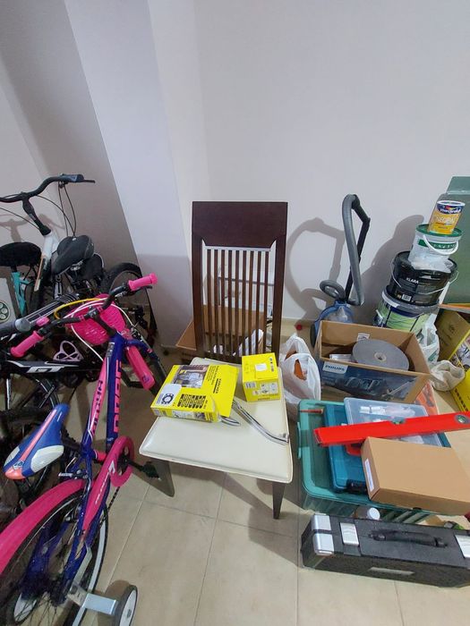 Столове шест броя