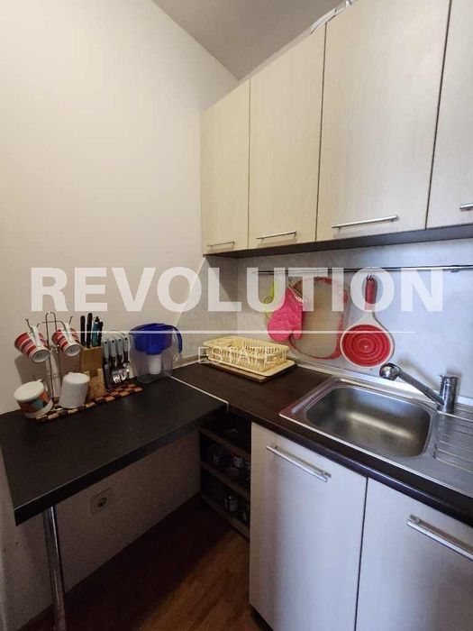 Дава се под наем Двустаен апартамент в к.к. Св.Св. Константин и Елена - 70 кв.м за 518.67 € - Снимка #3