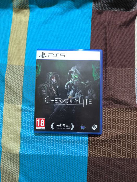 Продавам една игра за PS4 и две за ps5
