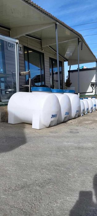 Висококачествени и Практични Резервоари от 200 Литра