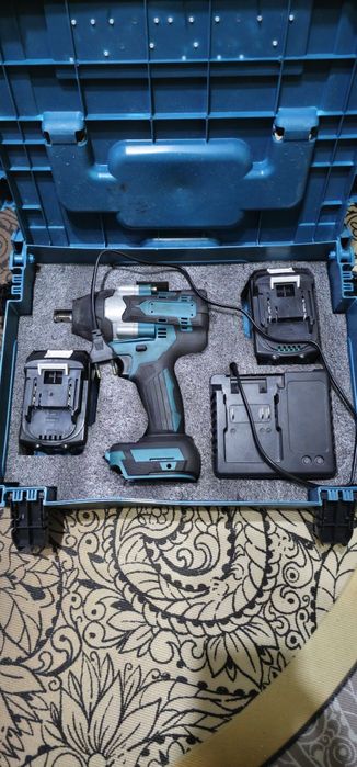 Гайкаверт makita