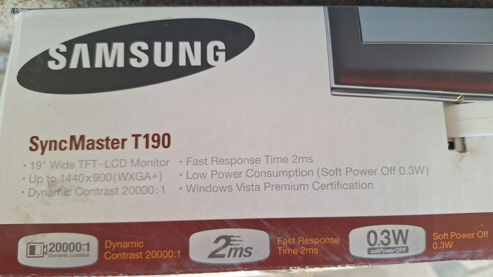 Продавам монитор Samsung