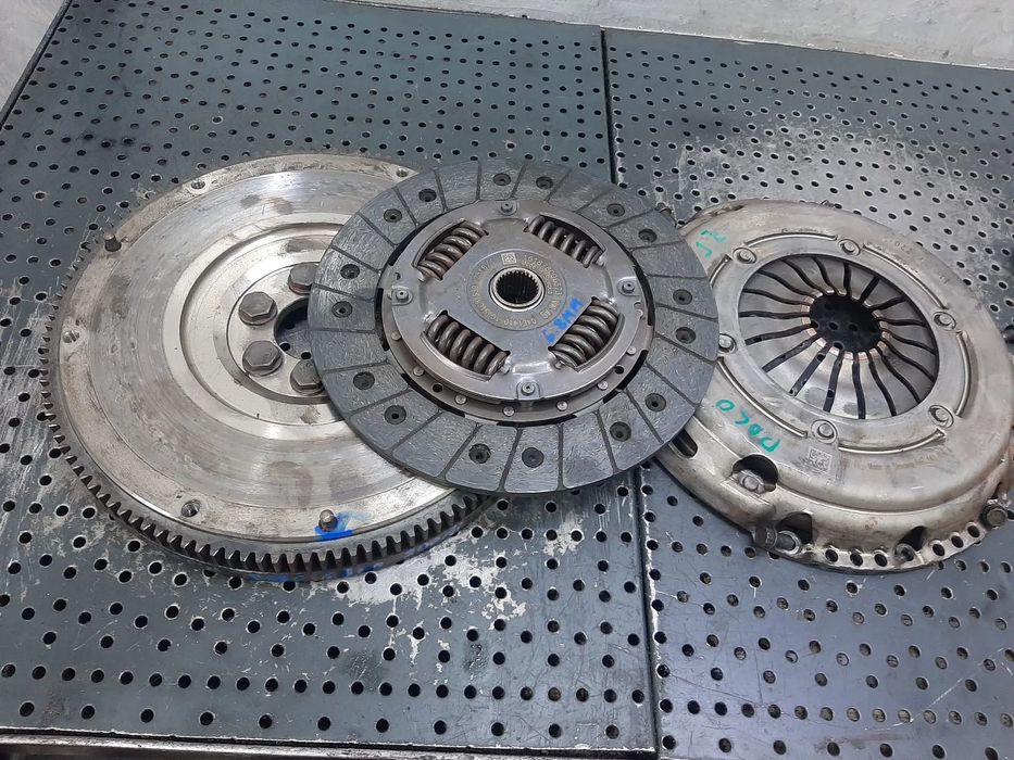 kit ambreiaj volanta masa fixa 1.2b cjz vw polo 6r skoda fabia seat ibiza disc 6,8mm 04e141031c