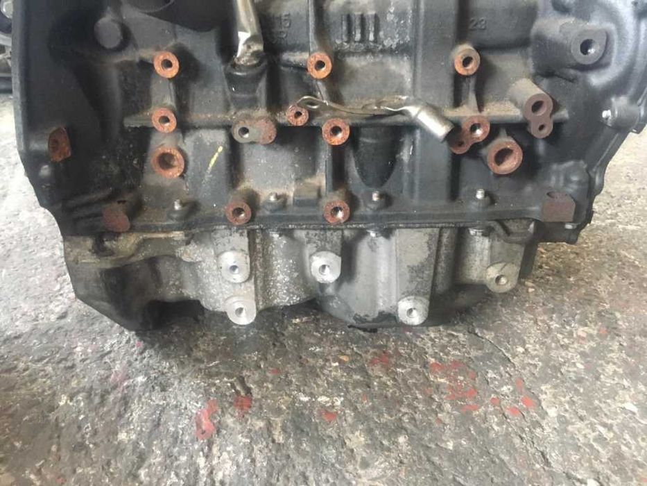 Baie de ulei 1.6 r9m Trafic Opel Vivaro Nissan Qashqai 1.6dci R9M