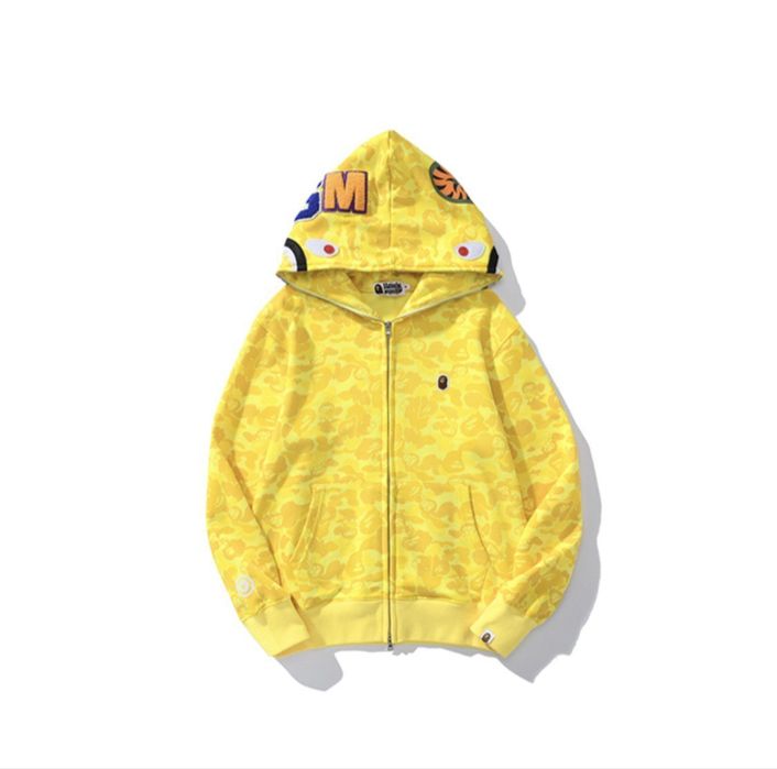 Продается Худи унисекс на подростка. Производство: Япония. Бренд: Bape