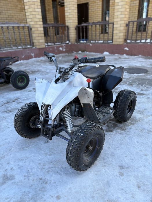 Квадроцикл 50 куб тянет очень хорошо
