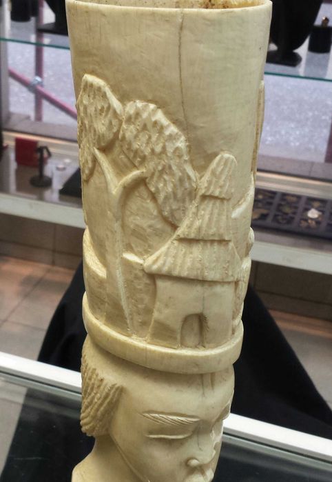 Стара Ваза от Слонова Кост 997 грама