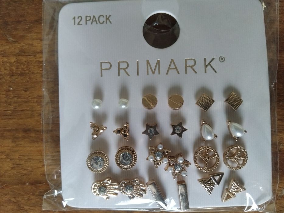 12 Комплекта нови обеци със златно покритие PRIMARK .Комплект от 12 бр