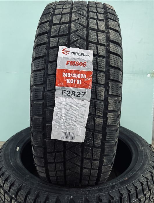 Зимние шины 245/45 R20 новые