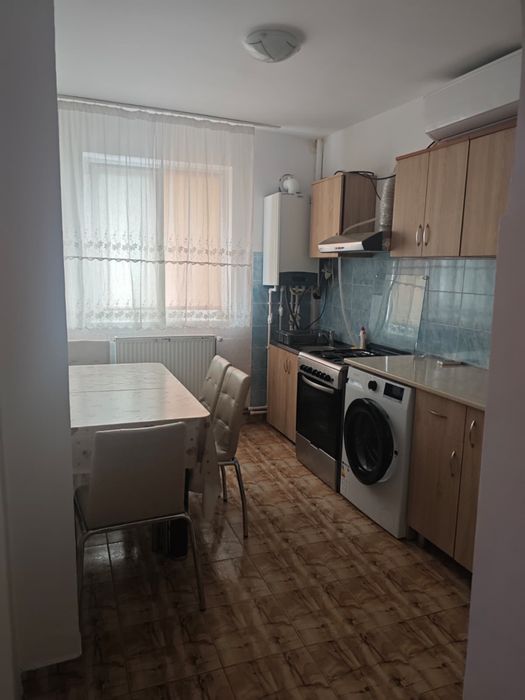 Inchiriez apartament 2 camere decomandat strada Nicolae Titulescu