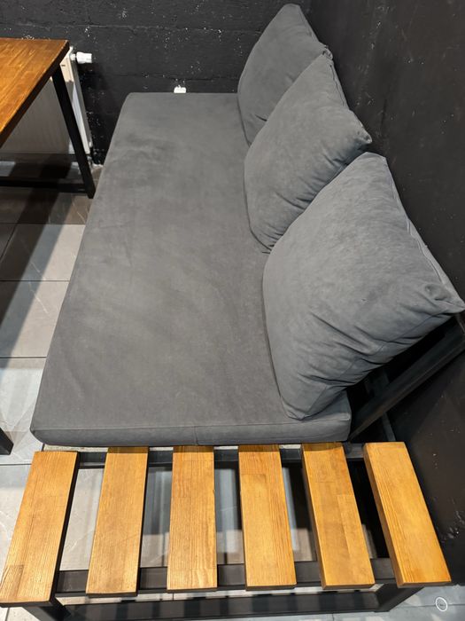 Продам столы и диваны