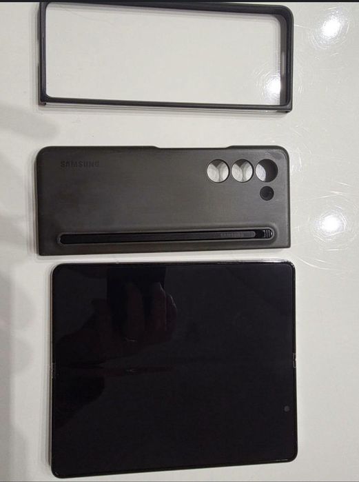 Продаю свою Samsung ZFold 5
Состояние идеал
Пользовался 1,5года, всегд