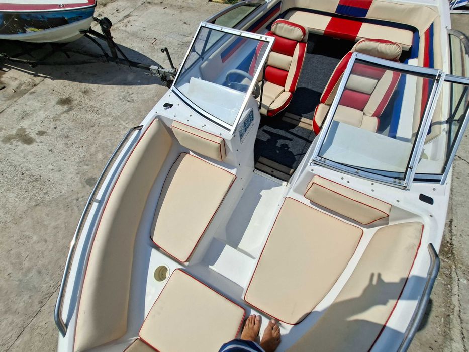 лодка Four Winns 190 Freedom Bowrider