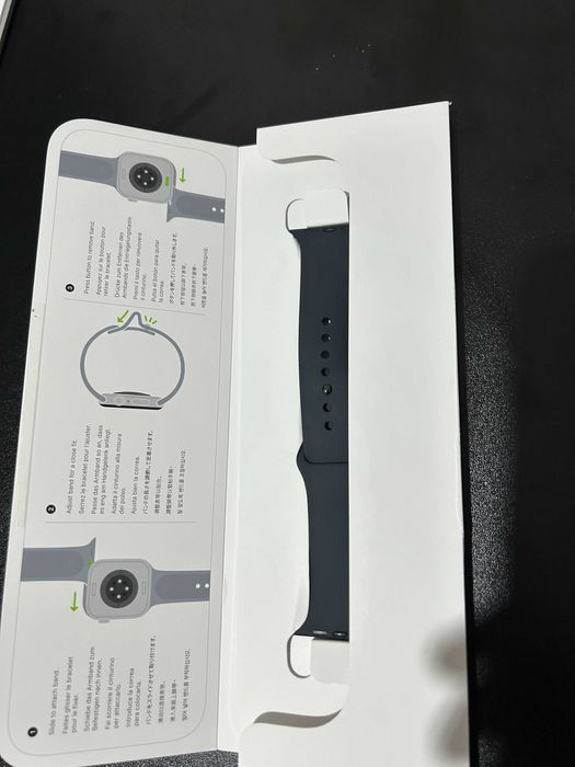 Оригинална силиконова каишка за Apple Watch SE3 44mm, черна